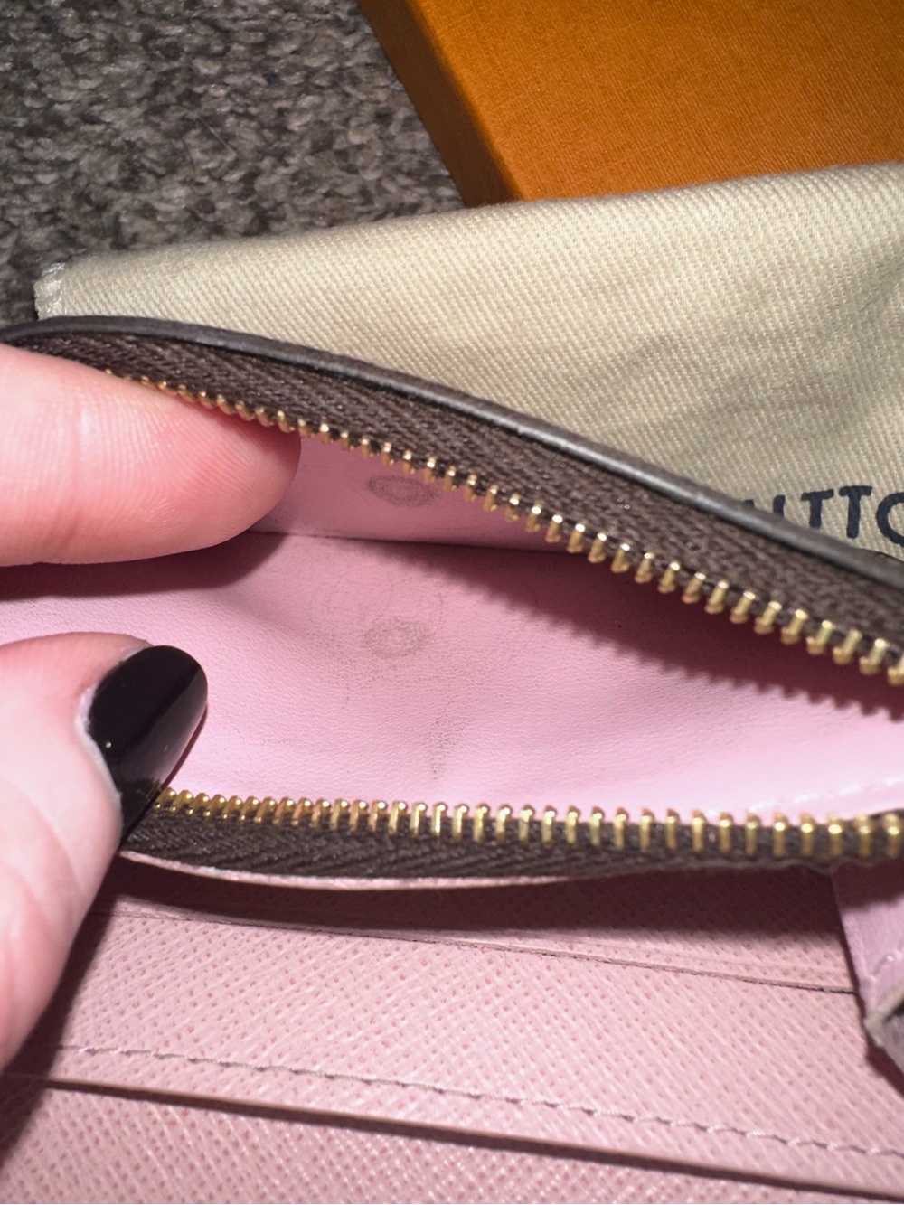 Louis Vuitton Rosalie Coin Purse - Picture 7 of 16